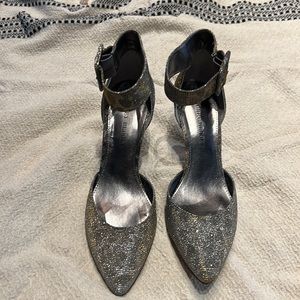 Audrey Brooke Silver / Gold Fabric 4 inch heels Size 8.5